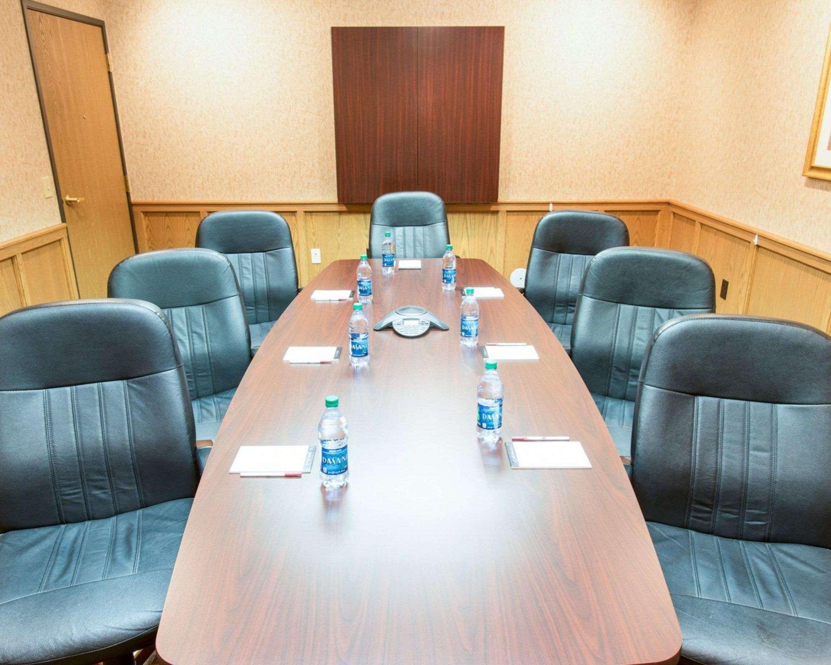 מרקט Comfort Suites מראה חיצוני תמונה